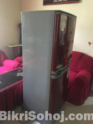 Walton refrigerator
